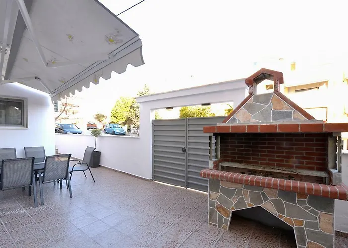 G&G House
