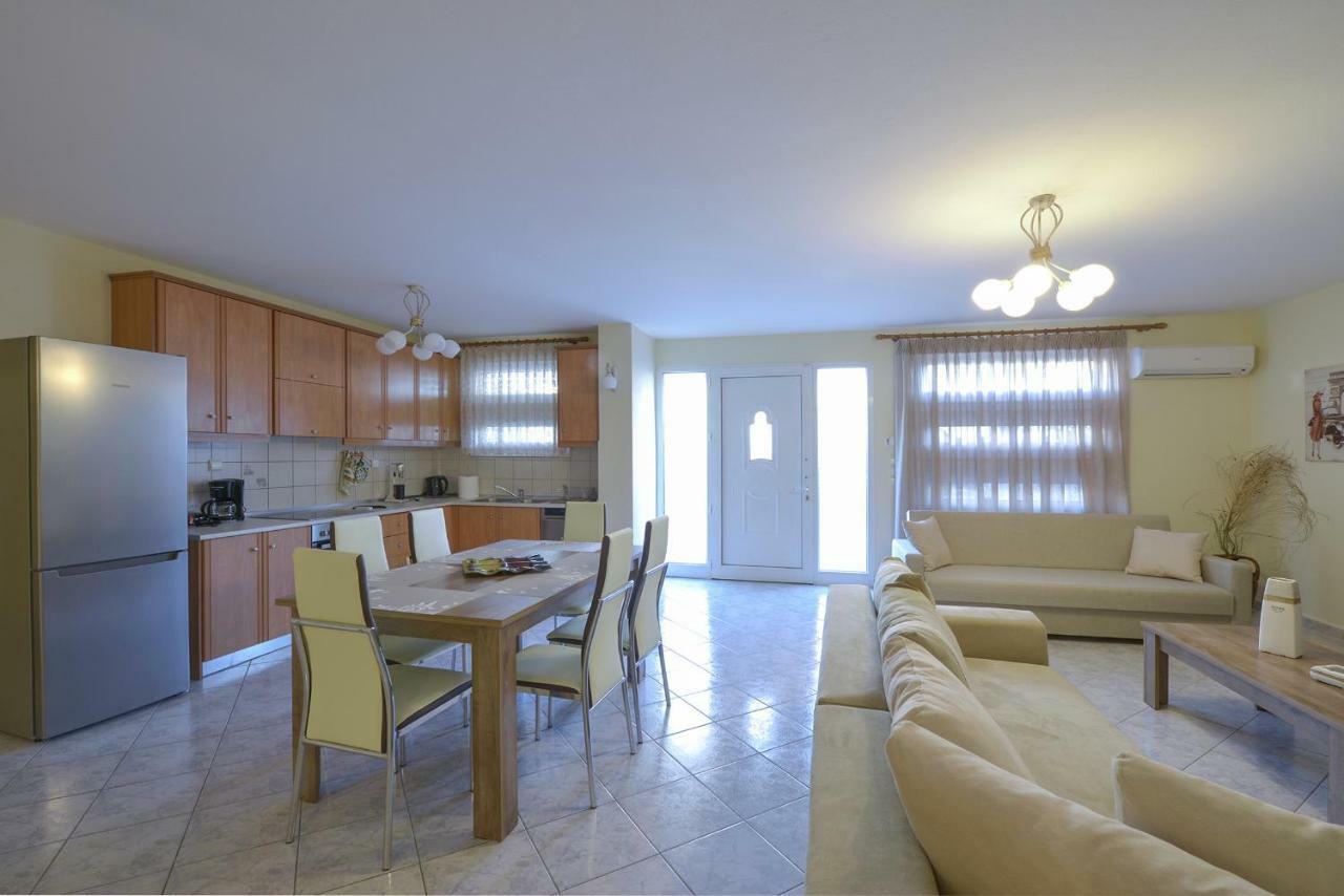 Apartment G&g House